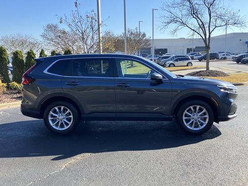 Used 2025 Honda CR-V EX image 11