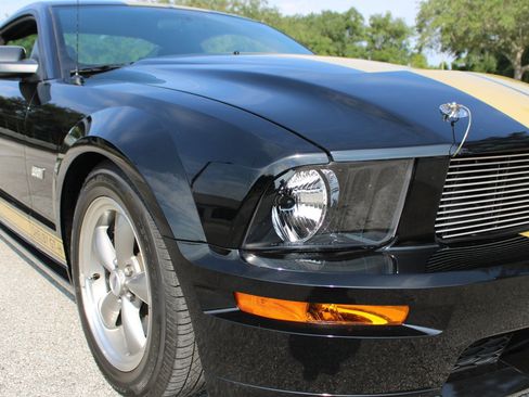 Used 2006 Ford Mustang GT RWD image 26