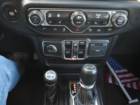 Used 2021 Jeep Wrangler Unlimited Sahara image 18