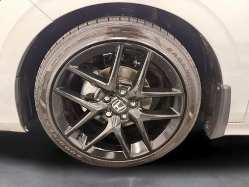 Used 2024 Honda Civic Sport image 12
