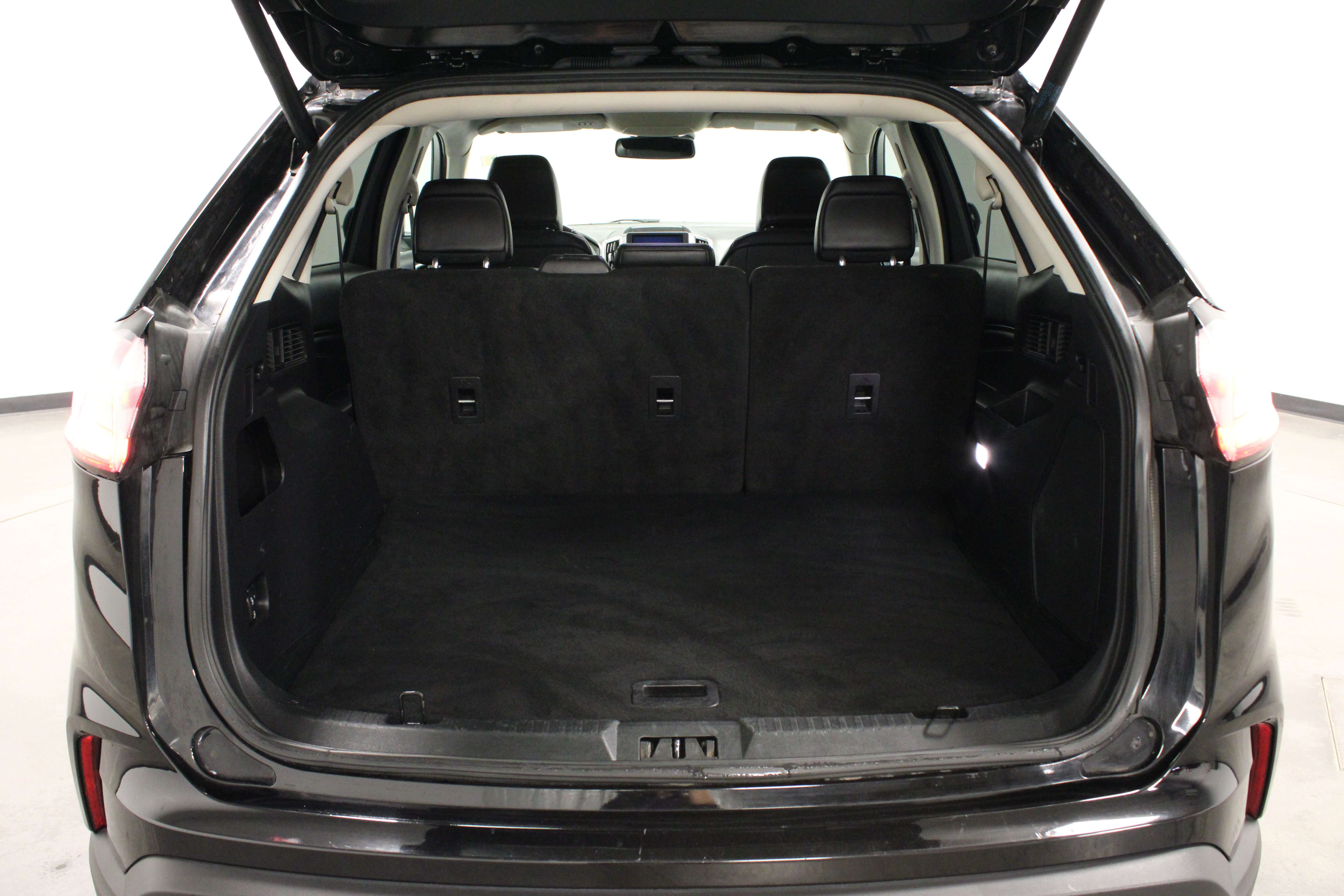Used 2024 Ford Edge Titanium AWD/4WD image 12