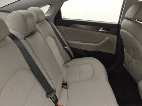 Used 2016 Hyundai Sonata Sport w/ Option Group 1V image 19