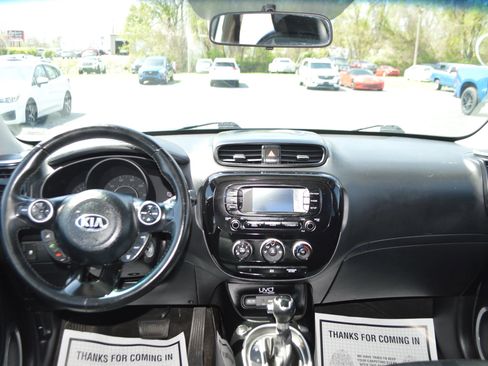 Used 2016 Kia Soul ! FWD image 17