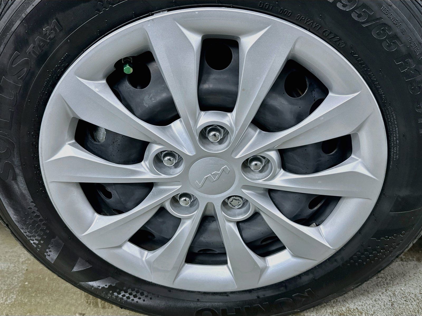 Used 2024 Kia Forte LX FWD image 28