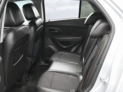 Used 2019 Chevrolet Trax LT w/ LT Convenience Package image 28