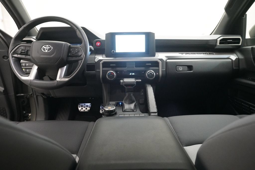 Used 2025 Toyota Tacoma TRD Sport AWD/4WD image 5
