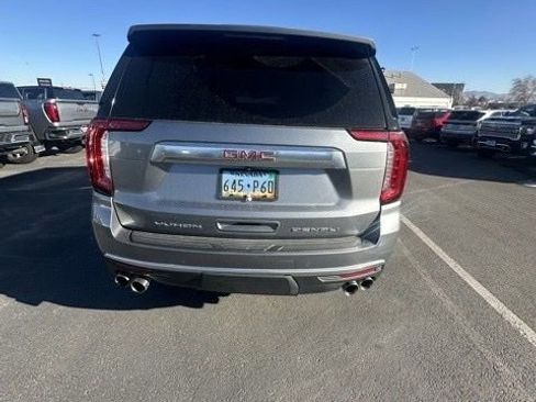 Used 2022 GMC Yukon XL Denali image 8