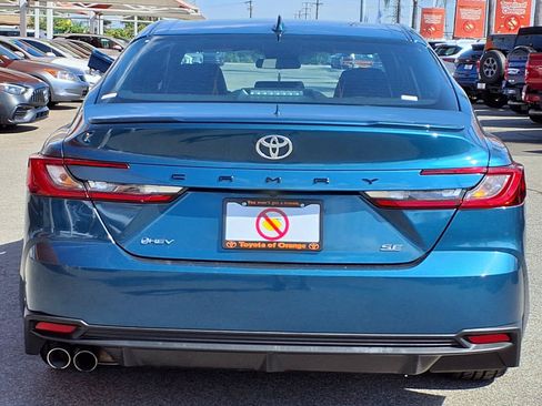 Used 2025 Toyota Camry SE FWD image 5