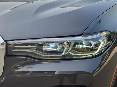 Used 2022 BMW X7 xDrive40i image 9