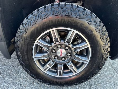 Used 2025 GMC Sierra 1500 AT4 AWD/4WD image 10