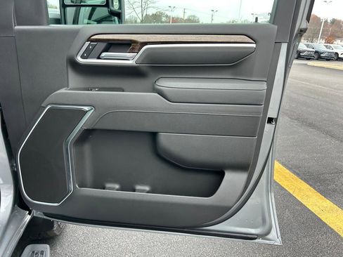 New 2026 GMC Sierra 2500 SLE image 18