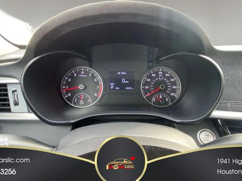 Used 2019 Kia Optima S FWD image 5