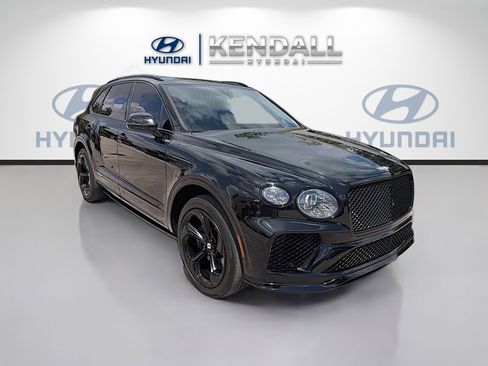 Used 2022 Bentley Bentayga AWD/4WD image 1