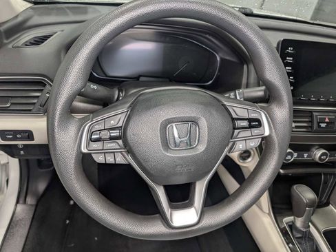 Used 2018 Honda Accord LX image 32