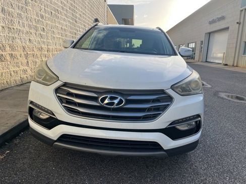 Used 2017 Hyundai Santa Fe Sport FWD image 2