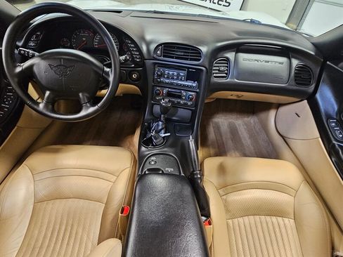 Used 2004 Chevrolet Corvette Coupe w/ Roof Package RWD image 25