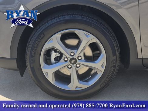 Certified 2025 Ford Escape ST-Line FWD image 7