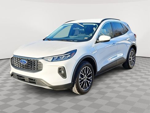 Used 2023 Ford Escape SE image 1