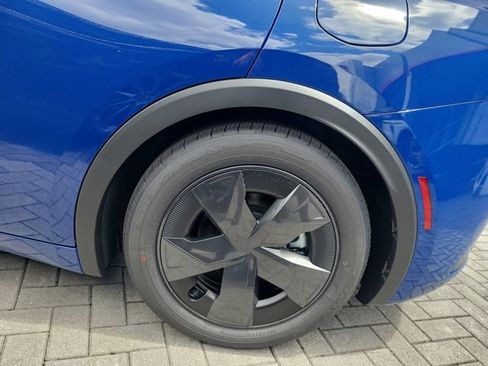 New 2026 Toyota Prius LE image 5