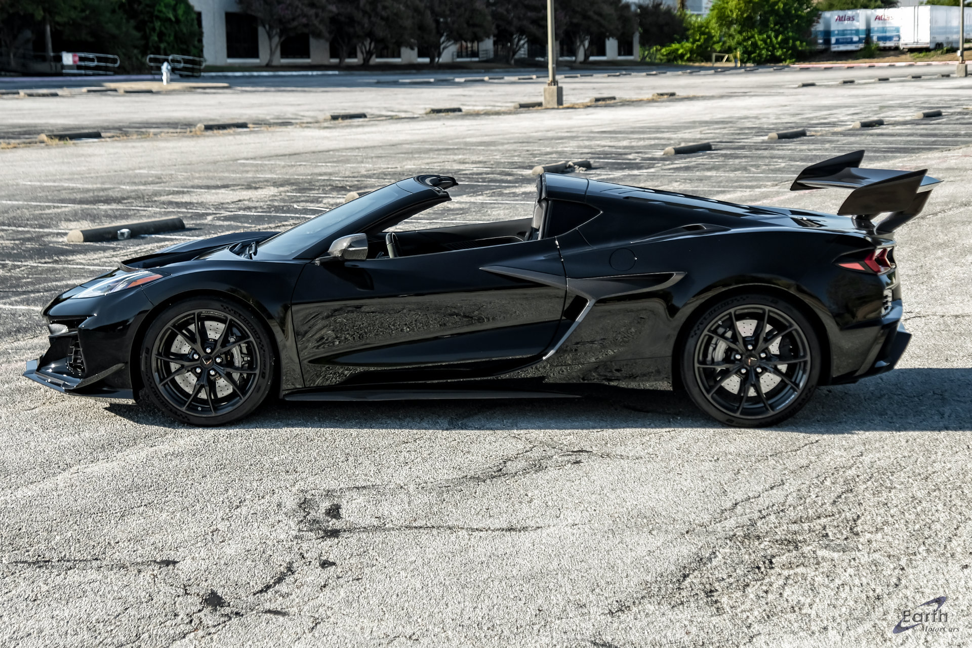 Used 2025 Chevrolet Corvette ZR1 w/ ZR1 Carbon Fiber Aero Package RWD image 11