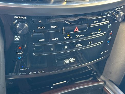 Used 2017 Lexus LX 570 4WD image 23