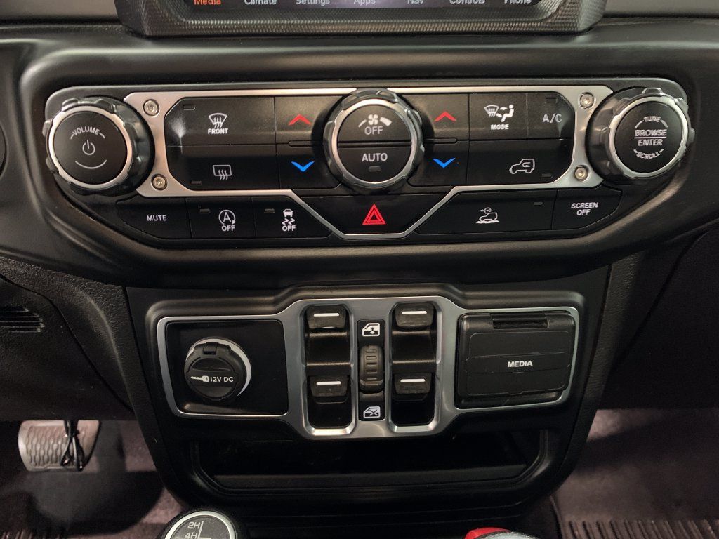 Used 2021 Jeep Wrangler Unlimited Sahara w/ Uconnect 4C Nav & Sound Group AWD/4WD image 26
