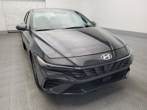 Used 2024 Hyundai Elantra SEL FWD image 14