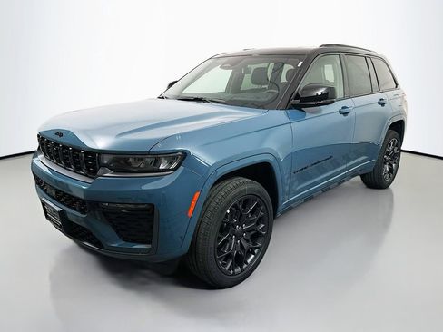 New 2026 Jeep Grand Cherokee Summit AWD/4WD image 3