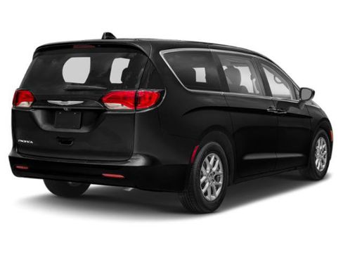 Used 2020 Chrysler Pacifica Touring w/ S Appearance Package FWD image 2