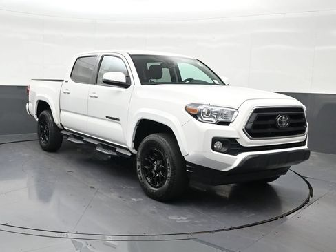 Used 2022 Toyota Tacoma SR5 RWD image 8