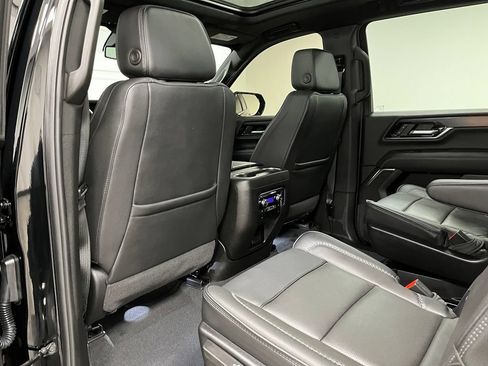 Used 2026 GMC Yukon XL Denali w/ Sun & Power Step Package AWD/4WD image 45