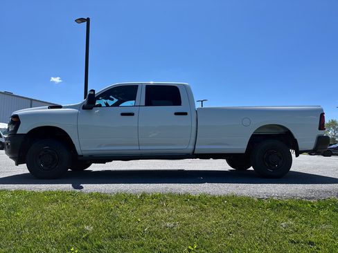 New 2026 RAM 2500 Tradesman AWD/4WD image 16