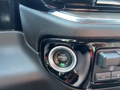 Used 2022 Chevrolet Silverado 1500 High Country image 31