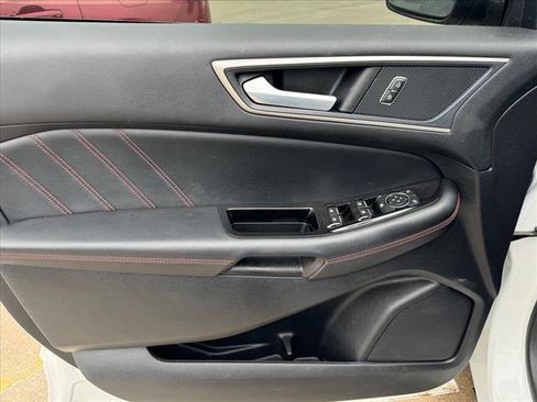 Used 2020 Ford Edge ST-Line w/ Cold Weather Package image 15