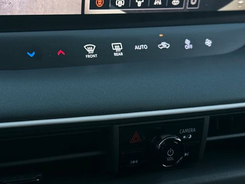 New 2026 Nissan Leaf image 21