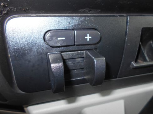 Used 2009 Ford F350 2WD Regular Cab Super Duty image 11