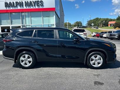 Used 2024 Toyota Highlander LE