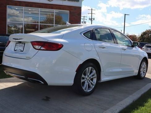 Used 2017 Chrysler 200 Limited Platinum w/ Comfort & Convenience Group image 32
