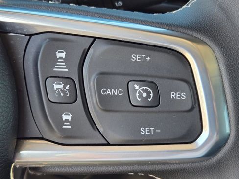 Used 2025 Jeep Wrangler Unlimited Sahara w/ Safety Group image 16