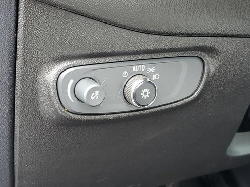 Used 2019 Chevrolet Equinox LS w/ LS Convenience Package AWD/4WD image 13