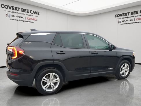 Used 2024 GMC Terrain SLE image 10