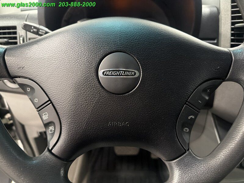 Used 2012 Freightliner Sprinter 2500 RWD image 16