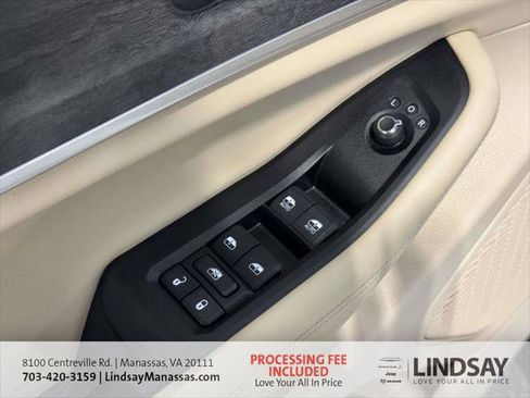 Certified 2025 Jeep Grand Cherokee L Limited w/ Luxury Tech Group II AWD/4WD image 29