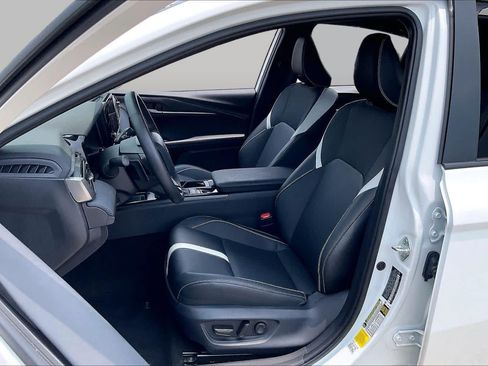 Used 2025 Toyota Camry SE FWD image 7