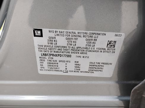 Used 2023 Buick Envision Essence image 38