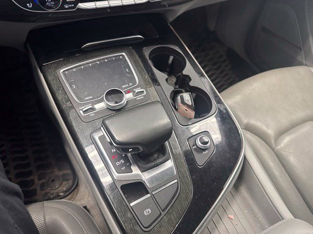 Used 2017 Audi Q7 3.0T Prestige AWD/4WD image 21