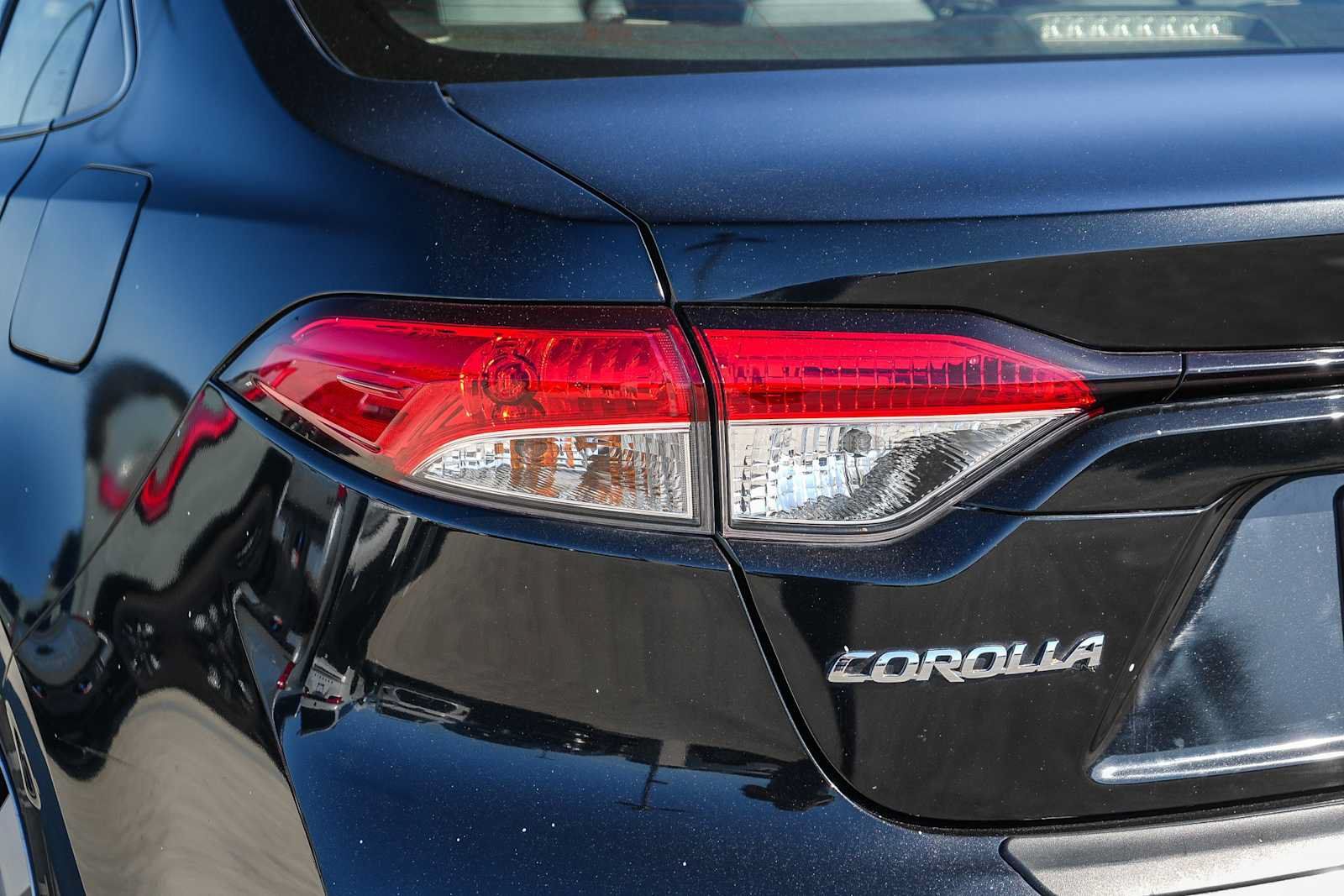 Used 2020 Toyota Corolla LE FWD image 8