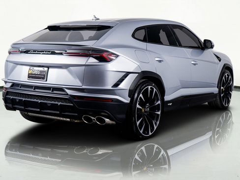 Used 2024 Lamborghini Urus S image 8