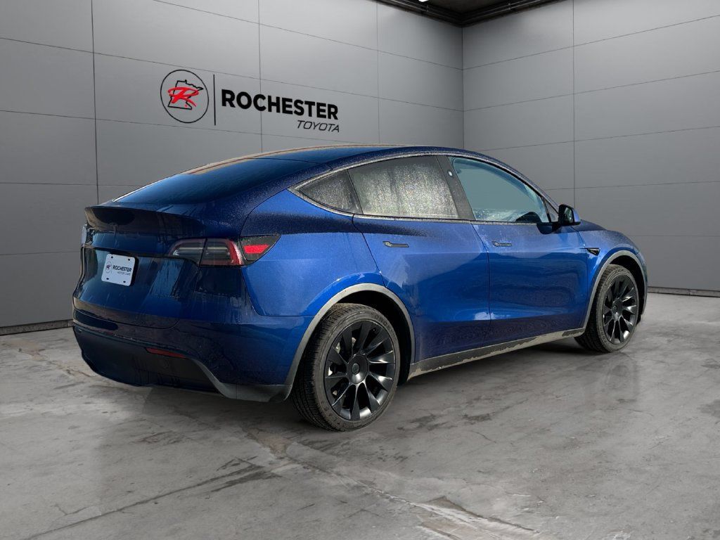 Used 2023 Tesla Model Y Long Range AWD/4WD image 5