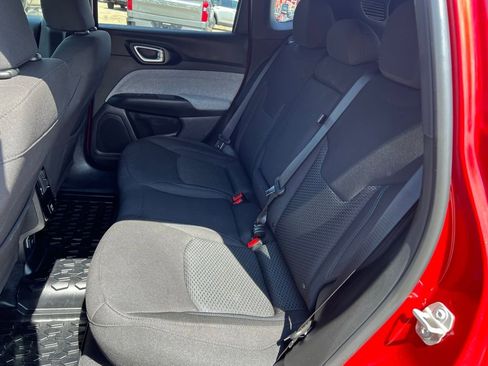 Used 2025 Jeep Compass Sport image 17